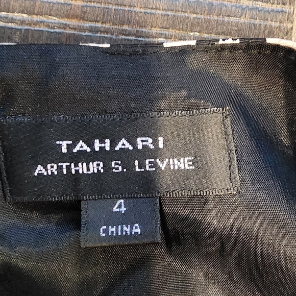 TAHARI DRESS - Picture 4 of 8